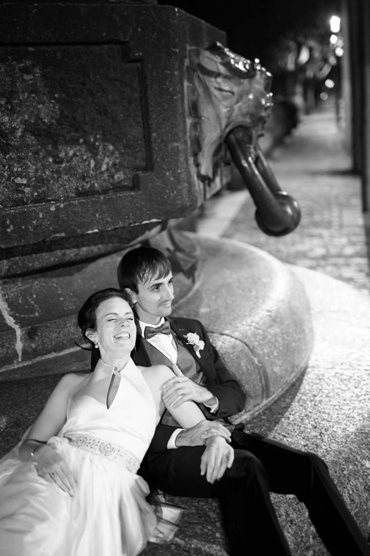 Brautpaar am Deutschen Eck, schwarz-weiß – Hochzeitsfoto Koblenz